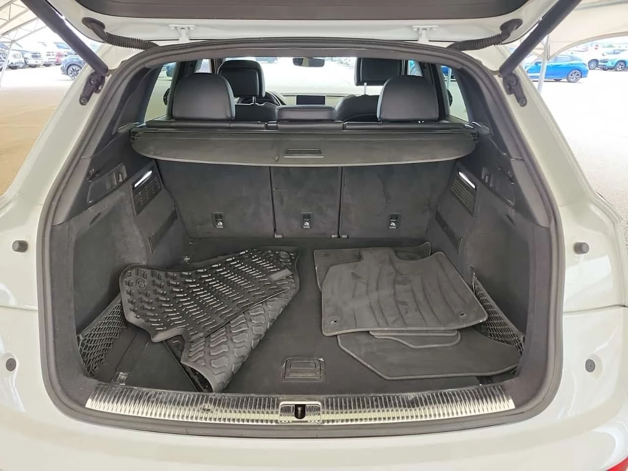 Audi Q5 TECHNIK/CARFAX/ДИСТРОНИК/360/ХЕДЪП/ПОДГРЕВ/, снимка 14 - Автомобили и джипове - 55305181