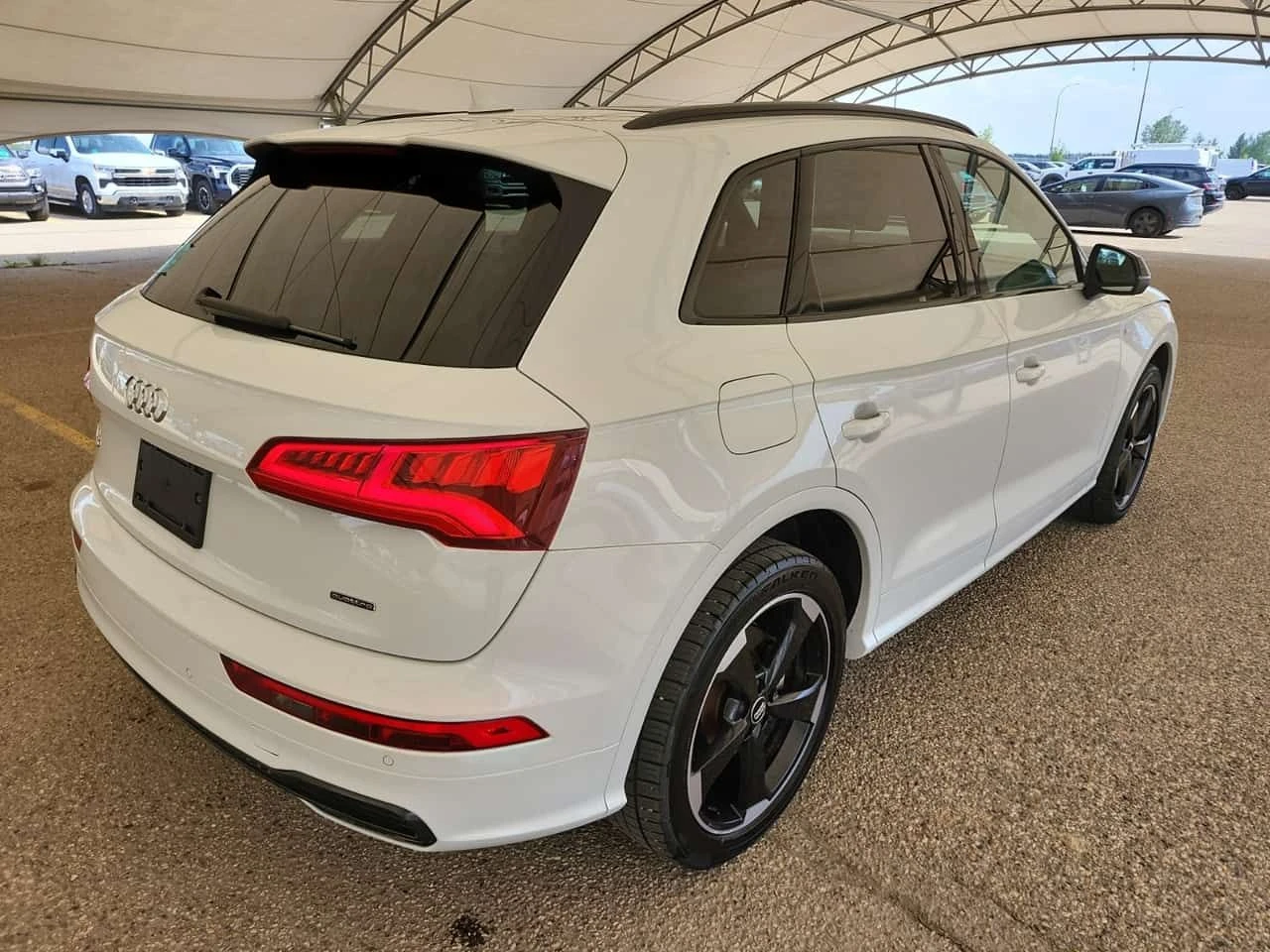 Audi Q5 TECHNIK/CARFAX/ДИСТРОНИК/360/ХЕДЪП/ПОДГРЕВ/, снимка 3 - Автомобили и джипове - 55305181