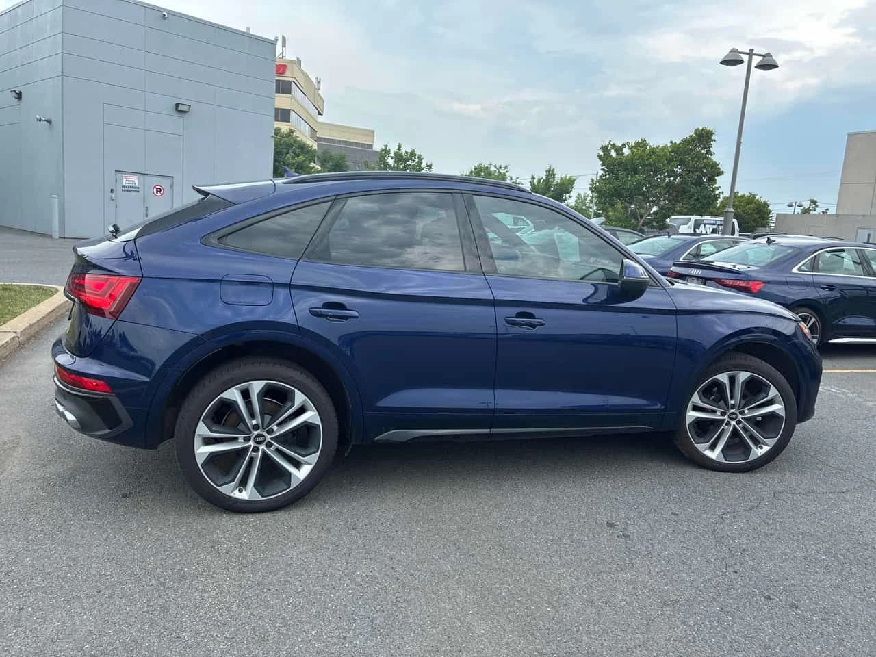 Audi SQ5 Sportback Technik/ПАНОРАМА/ДИСТРОНИК/360, снимка 3 - Автомобили и джипове - 55389313