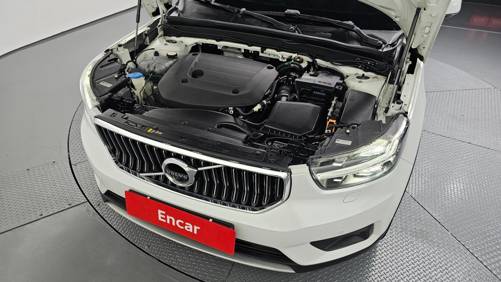Volvo XC40 2.0 Turbo, снимка 5 - Автомобили и джипове - 55477882