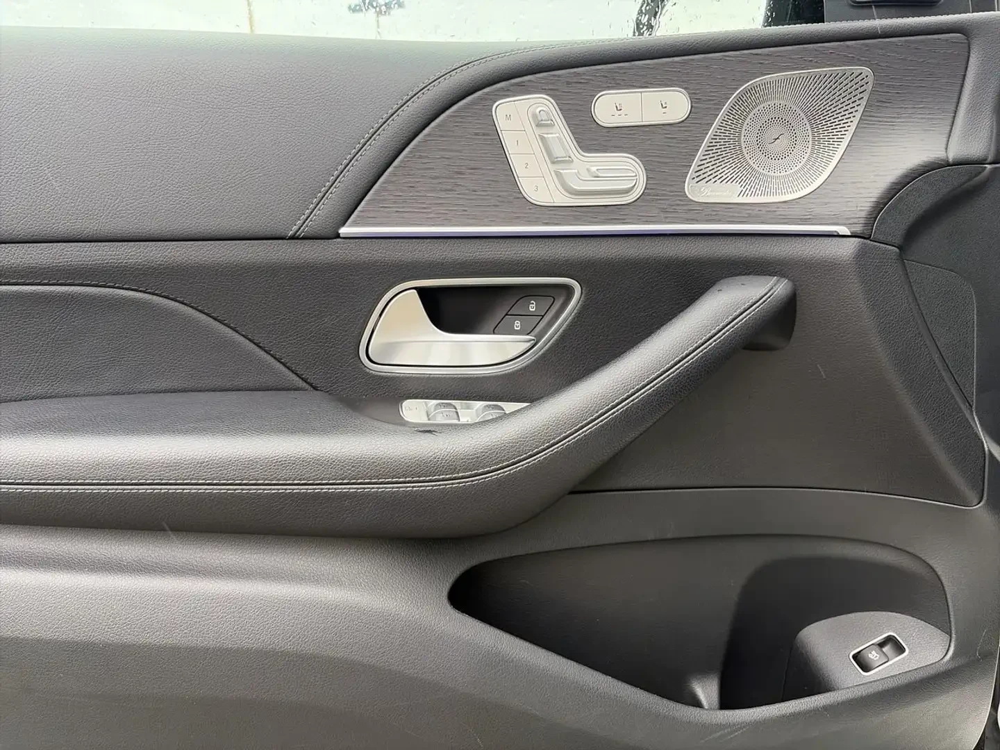 Mercedes-Benz GLE 350 AMG* LINE* BURMESTER* 360КАМЕРА* ПАНОРАМА* , снимка 9 - Автомобили и джипове - 55547520