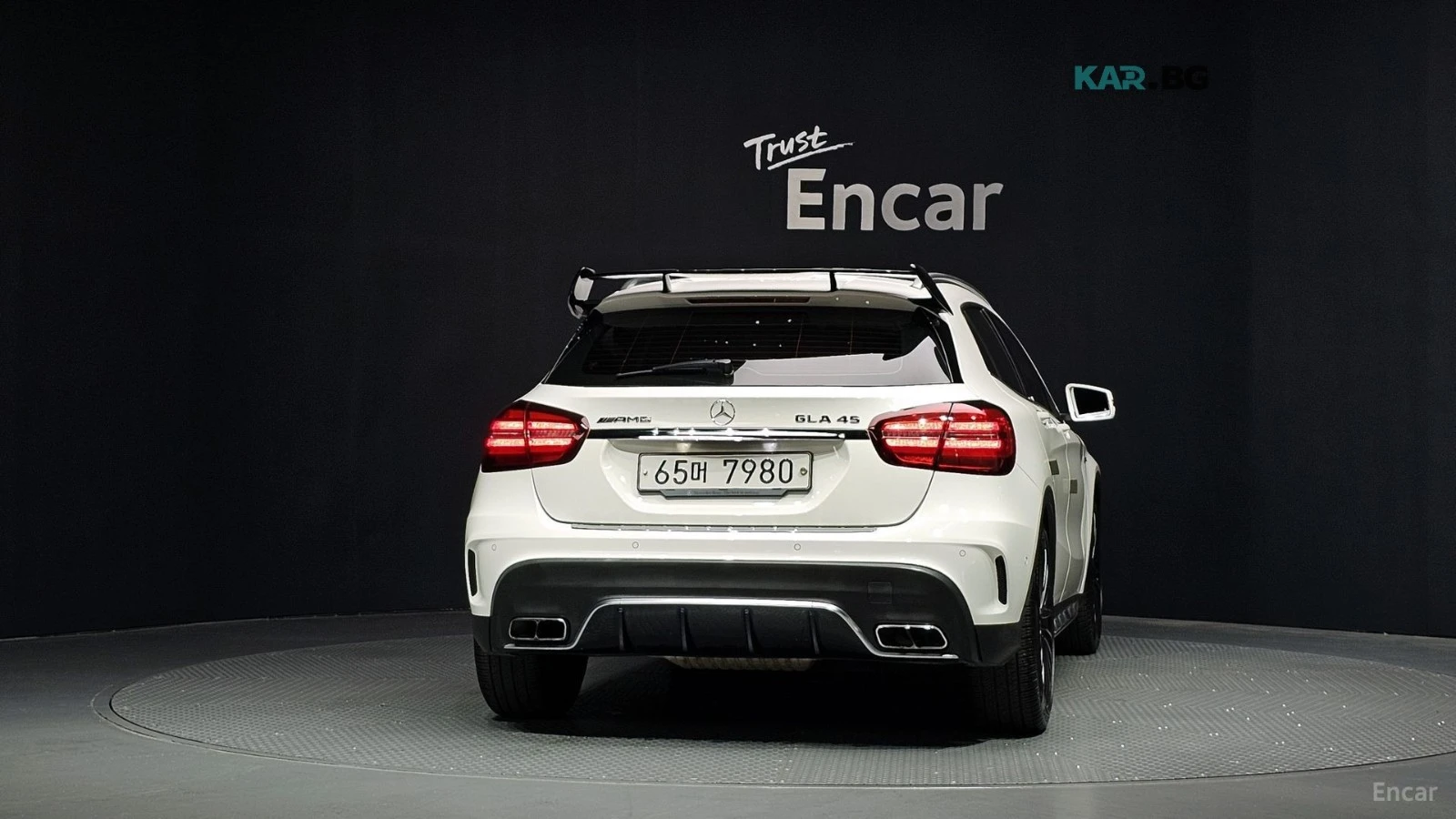 Mercedes-Benz GLA 45 AMG 4MATIC* КОЖА* ПОДГРЕВ* ПАНО* КАМЕРА, снимка 4 - Автомобили и джипове - 55952642