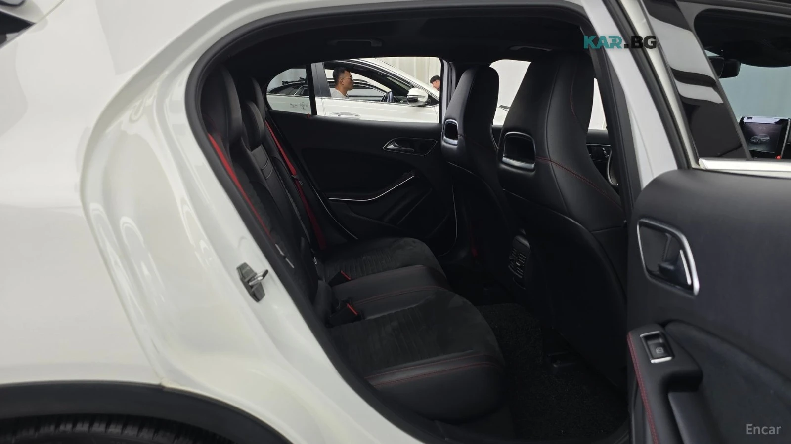 Mercedes-Benz GLA 45 AMG 4MATIC* КОЖА* ПОДГРЕВ* ПАНО* КАМЕРА, снимка 10 - Автомобили и джипове - 55952642