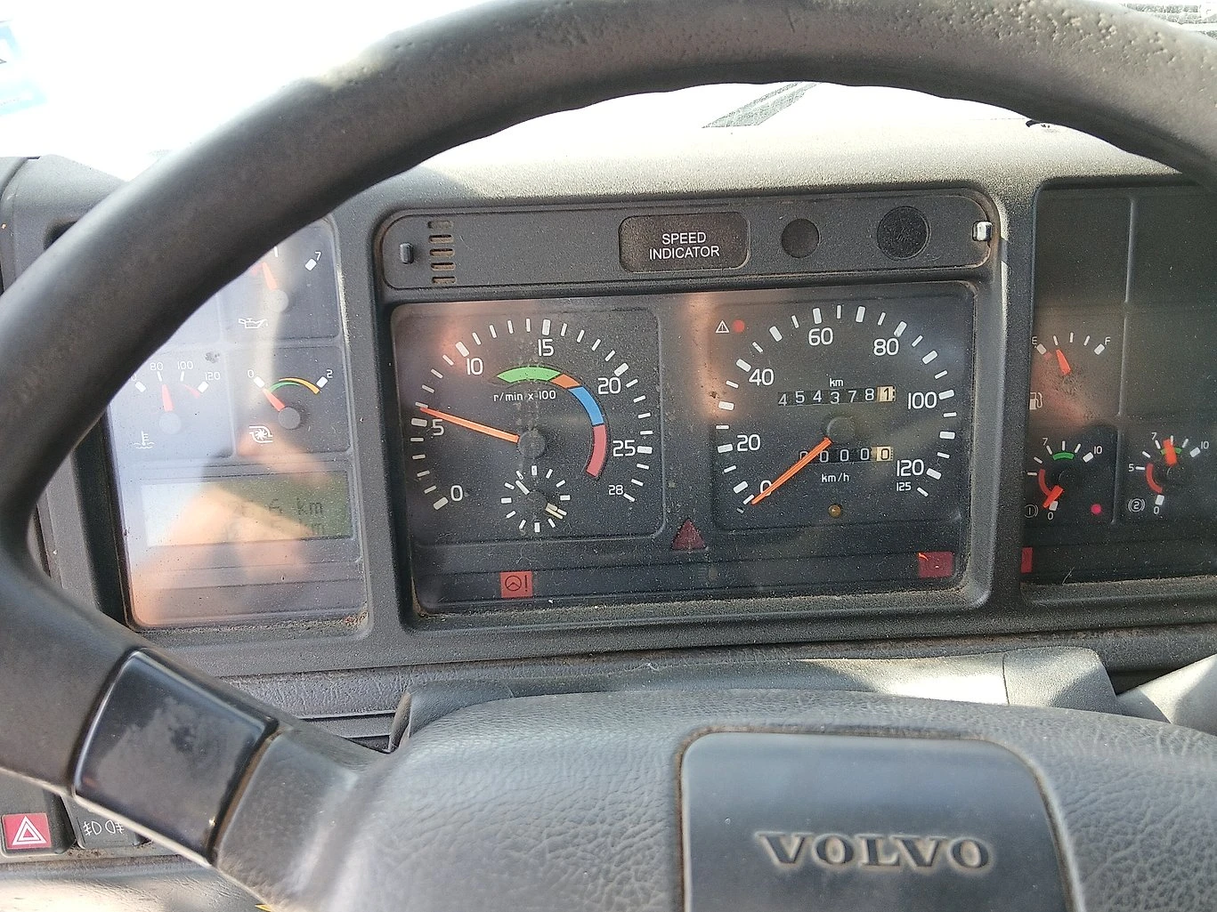Volvo Fm 84   +  | Mobile.bg   14