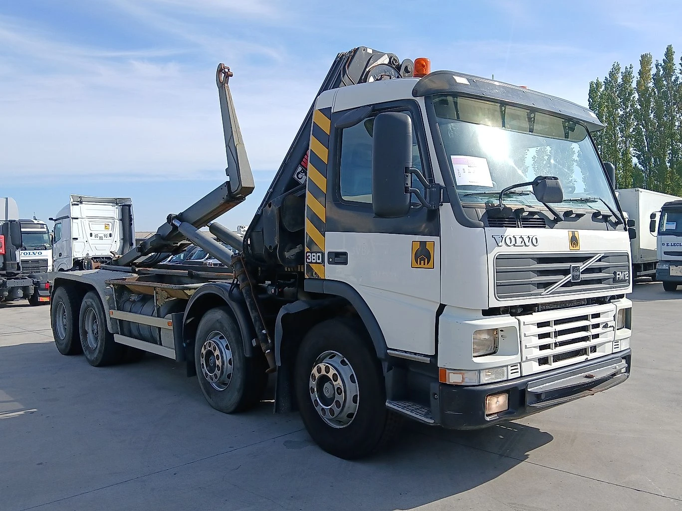 Volvo Fm 8х4 мулти лифт + кран - изображение 3