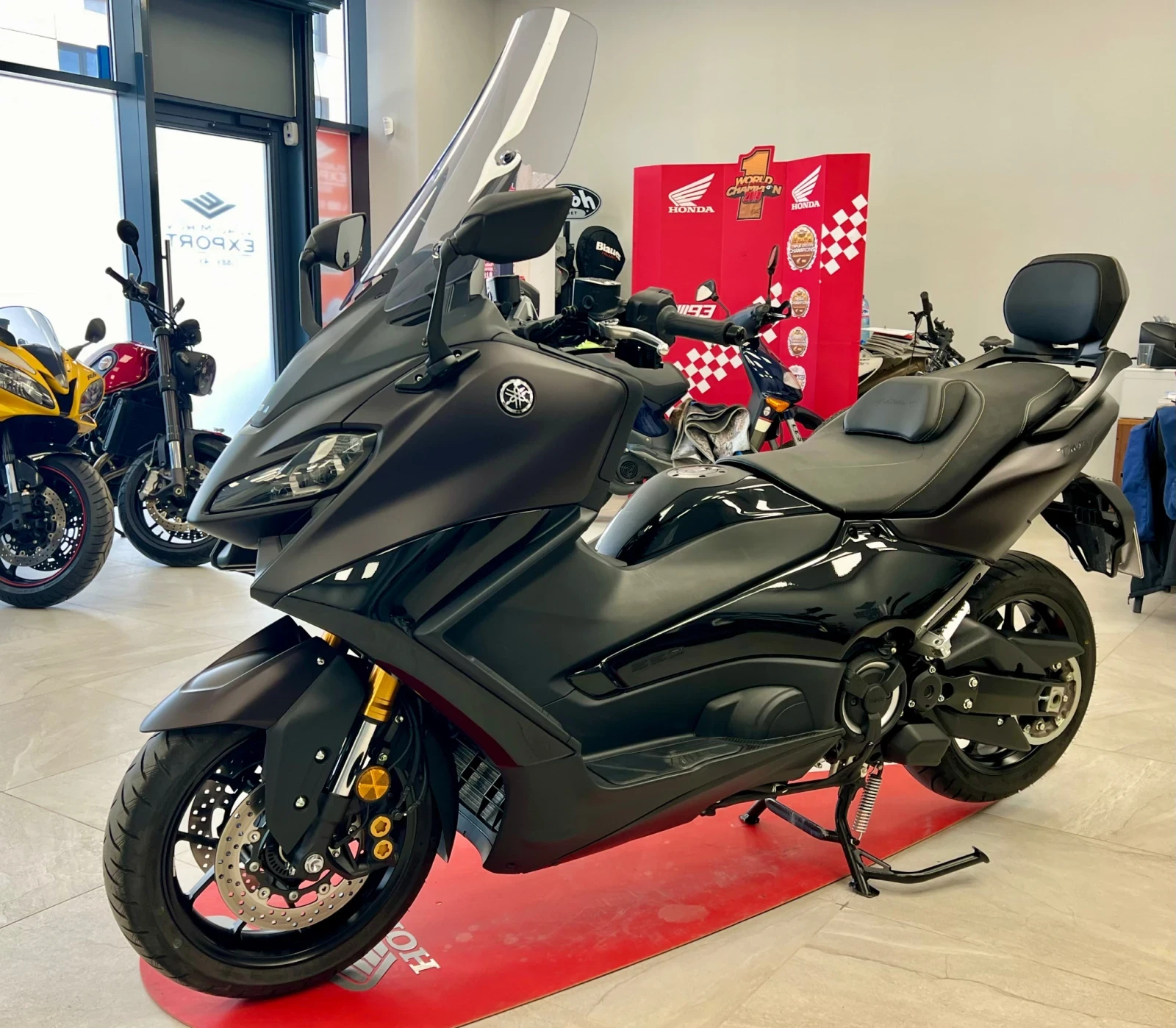 Yamaha T-max 560 TECH MAX 2024 - ГАРАНЦИОНЕН !!! - изображение 8