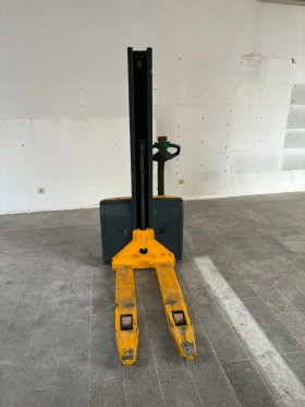 Електрокар Jungheinrich, снимка 2