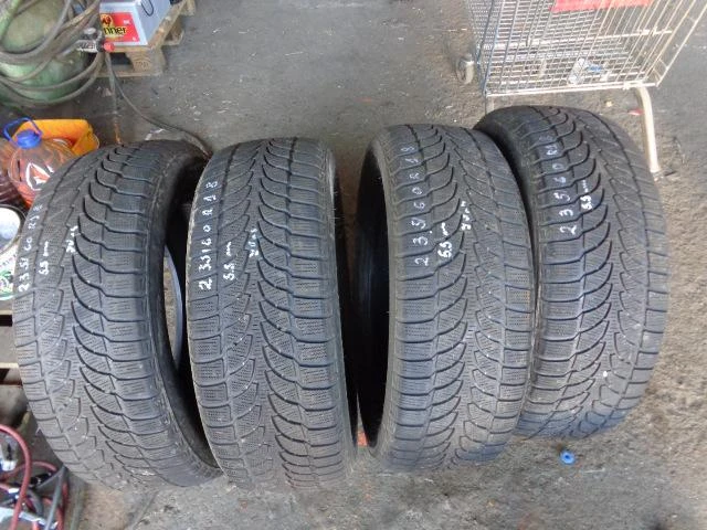 Гуми Зимни 235/60R18, снимка 2 - Гуми и джанти - 19554973