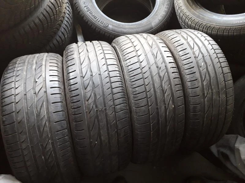 Гуми Летни 215/50R17, снимка 1 - Гуми и джанти - 24666822