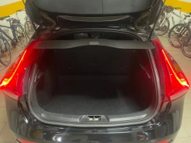 Volvo V40 Cross Country 2.0, снимка 5