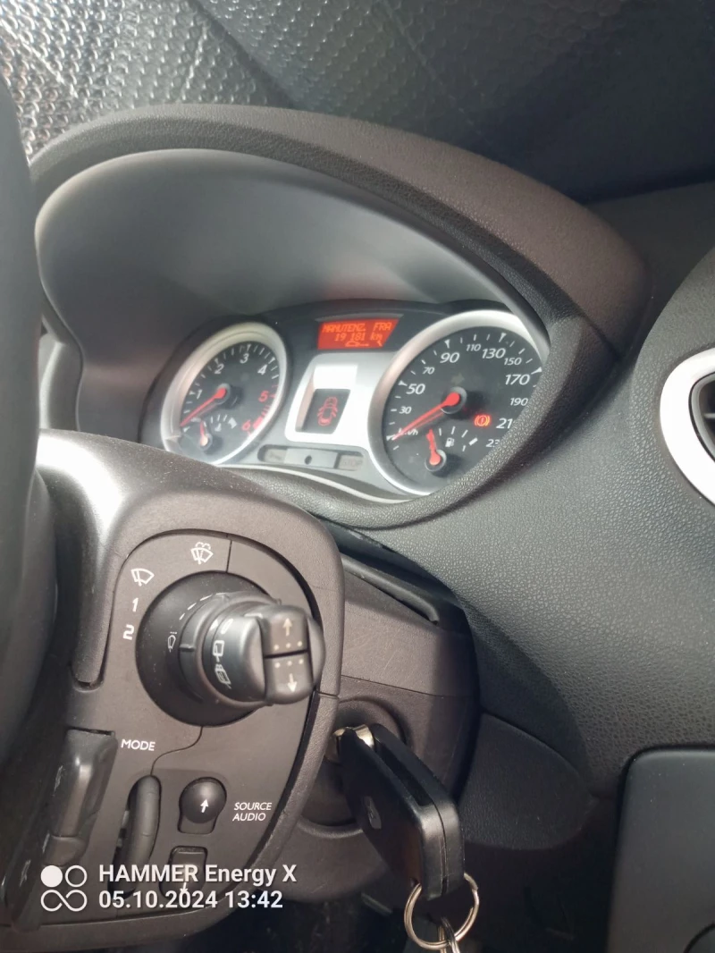 Renault Clio, снимка 8 - Автомобили и джипове - 47471308