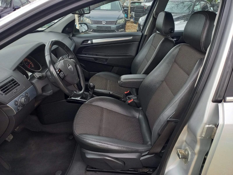 Opel Astra КАТО НОВА, COSMO, FACELIFT ., снимка 14 - Автомобили и джипове - 48250441