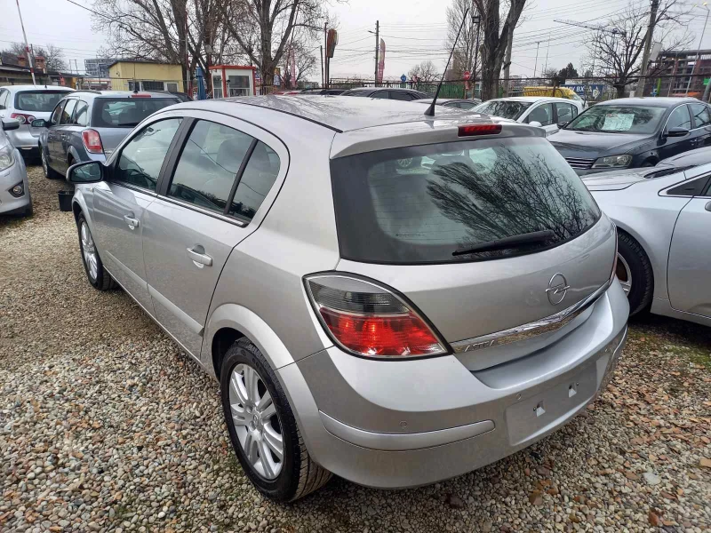 Opel Astra КАТО НОВА, COSMO, FACELIFT ., снимка 4 - Автомобили и джипове - 48250441