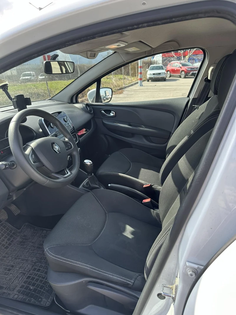 Renault Clio 1.5, снимка 5 - Автомобили и джипове - 49586036