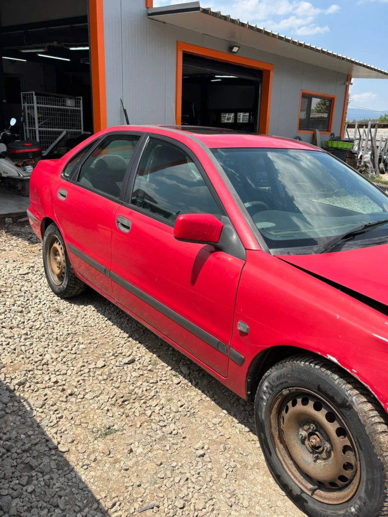 Volvo S40 1.6i Газ, снимка 5 - Автомобили и джипове - 50854337