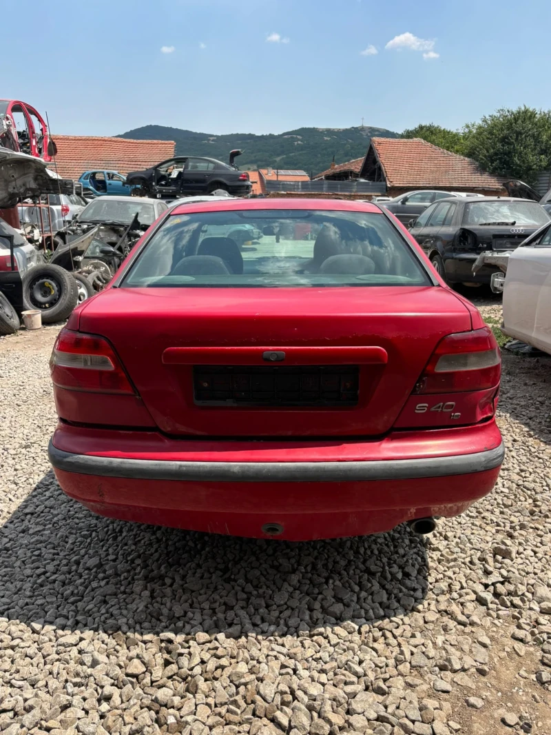 Volvo S40 1.6i Газ, снимка 3 - Автомобили и джипове - 50854337