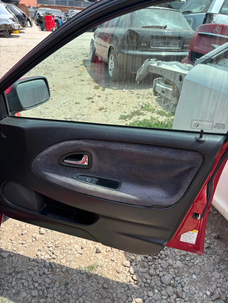 Volvo S40 1.6i Газ, снимка 7 - Автомобили и джипове - 50854337