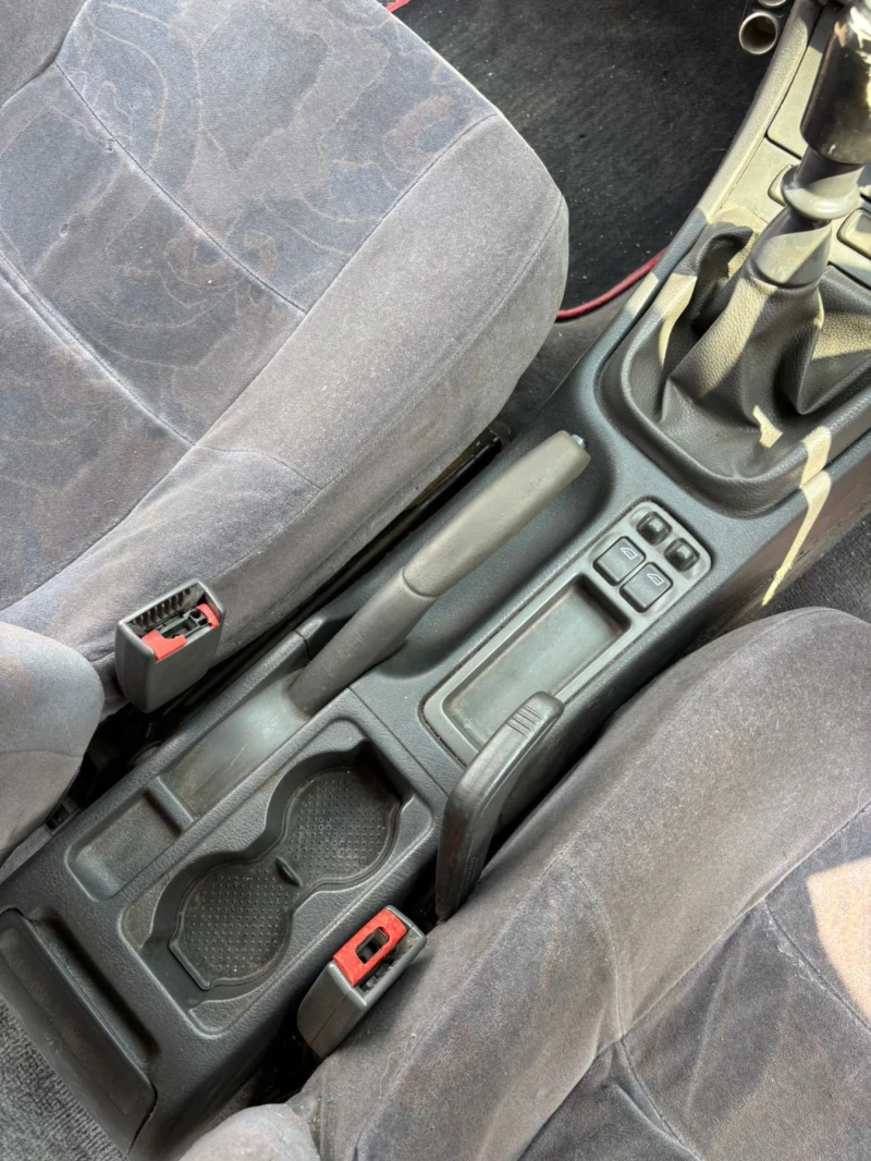 Volvo S40 1.6i Газ, снимка 9 - Автомобили и джипове - 50854337