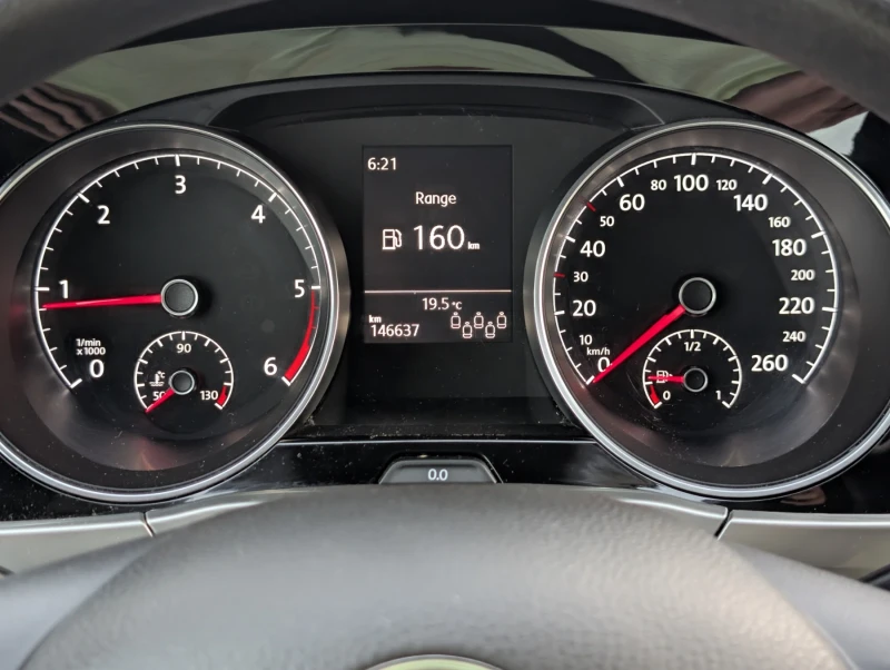 VW Touran 1.6TDI 146х.км УНИКАТ 6+ 1, снимка 7 - Автомобили и джипове - 52338327