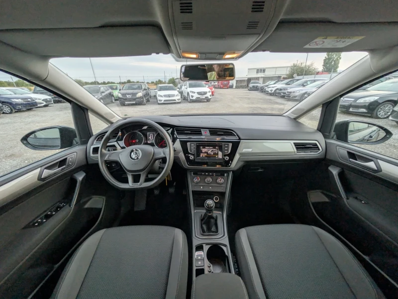 VW Touran 1.6TDI 146х.км УНИКАТ 6+ 1, снимка 8 - Автомобили и джипове - 52338327