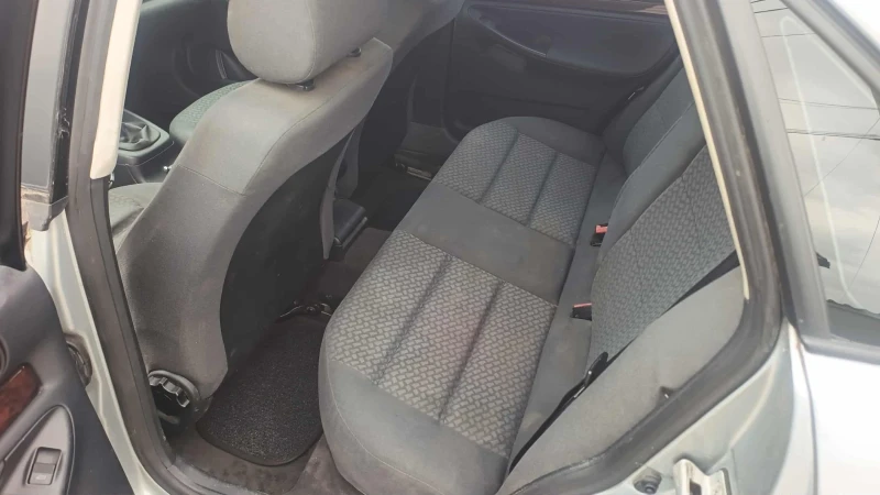 Audi A4 1, 8 газов инжекцион, снимка 7 - Автомобили и джипове - 53560580