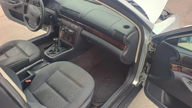 Audi A4 1, 8 газов инжекцион, снимка 8 - Автомобили и джипове - 53560580