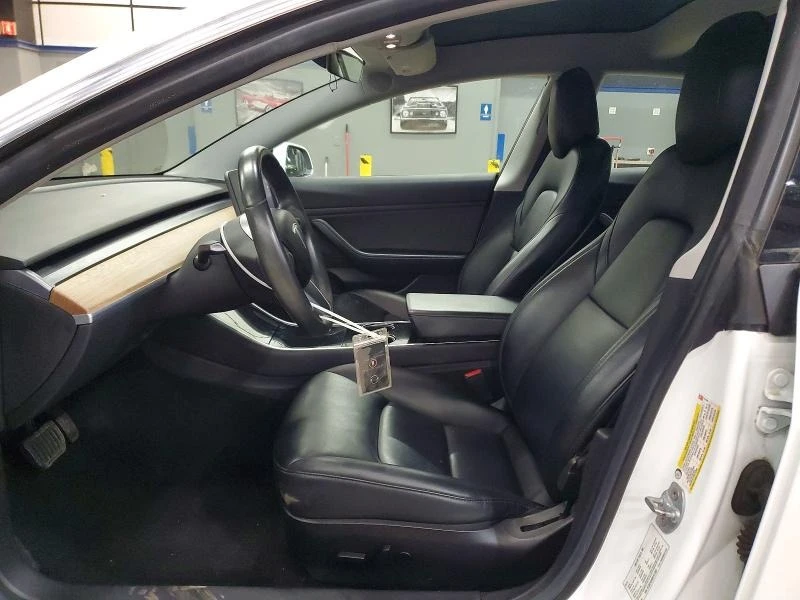 Tesla Model 3, снимка 7 - Автомобили и джипове - 54647268