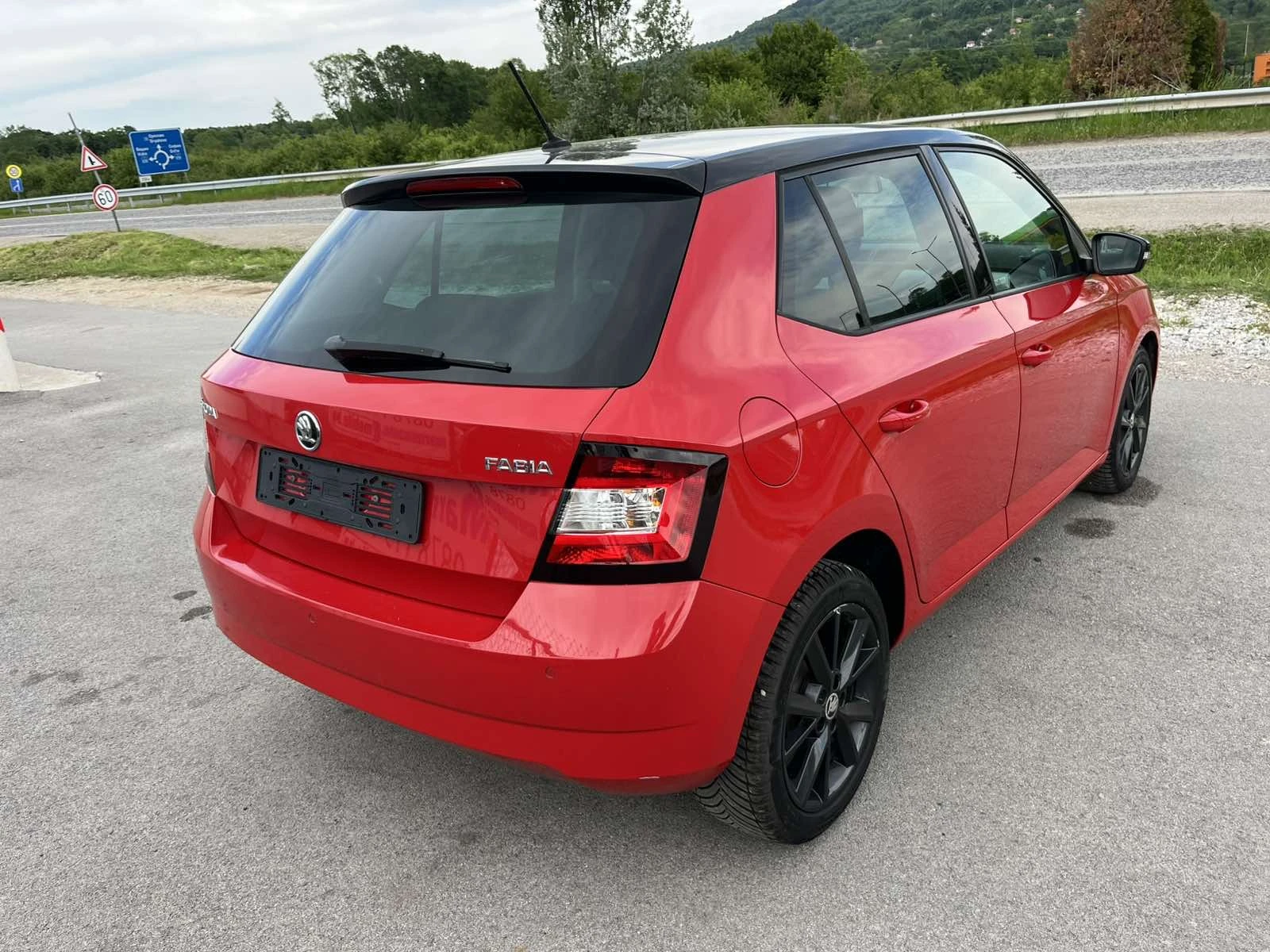 Skoda Fabia 1.4TDI 75к 114 000 км КЛИМАТИК EURO 6B ВНОС ИТАЛИЯ - изображение 4
