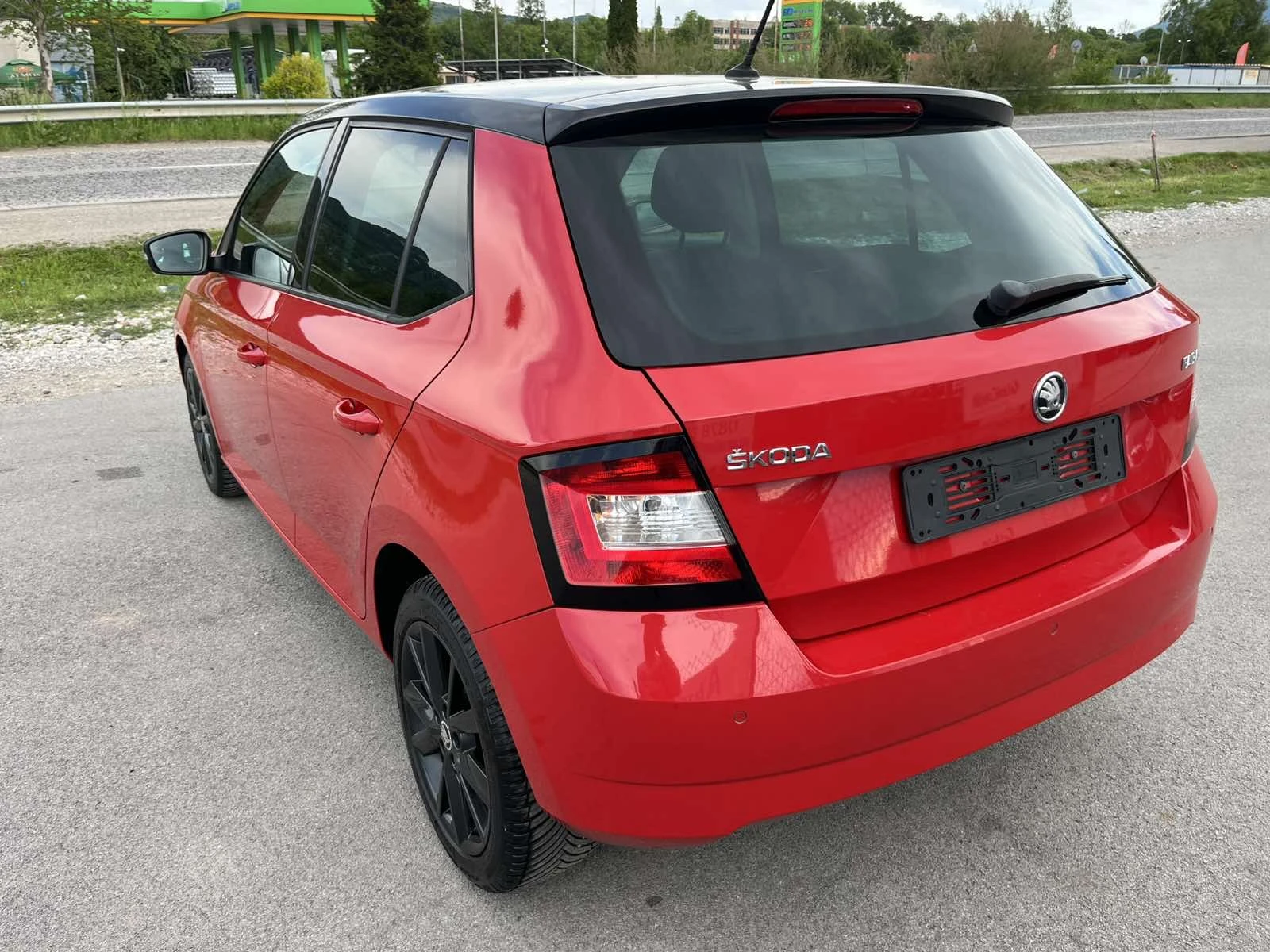 Skoda Fabia 1.4TDI 75к 114 000 км КЛИМАТИК EURO 6B ВНОС ИТАЛИЯ - изображение 5