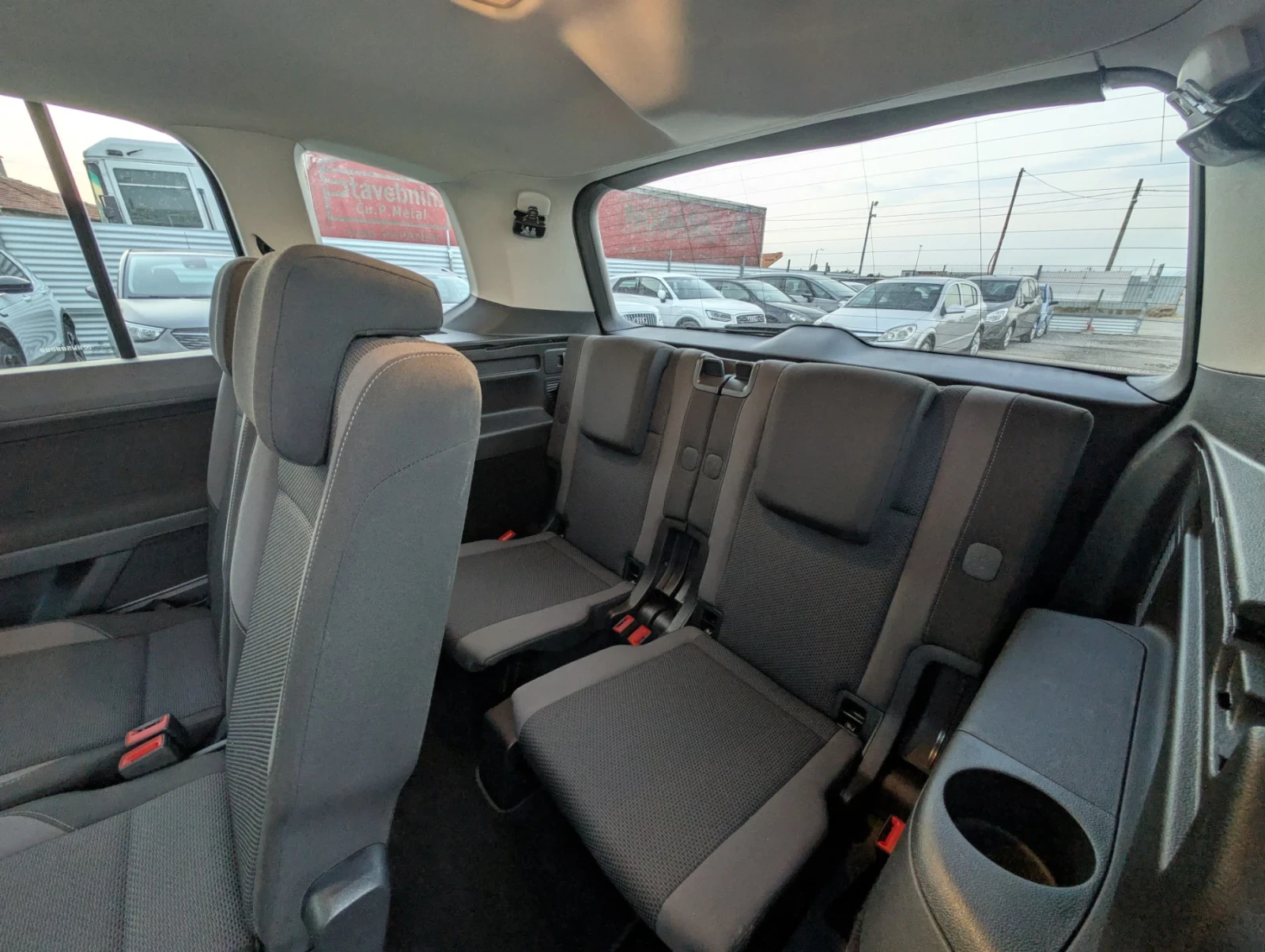 VW Touran 1.6TDI 146�.�� ����.�-� 6+ 1 | Mobile.bg � ����������� 13