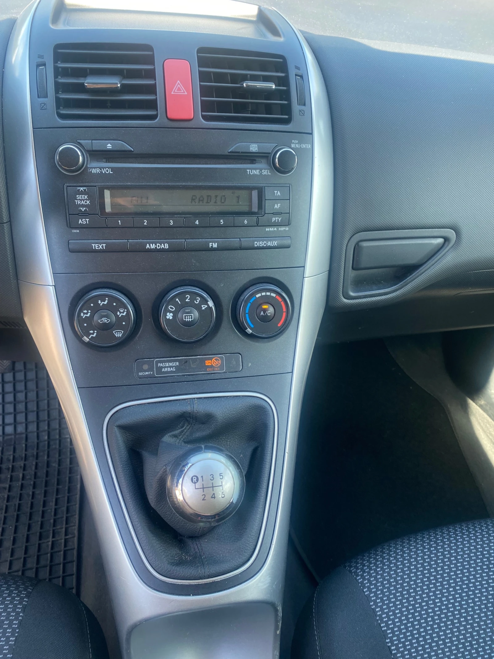 Toyota Auris Газ Швейцария - изображение 8
