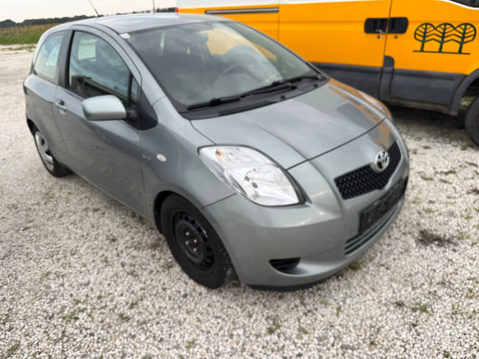 Toyota Yaris  - изображение 3