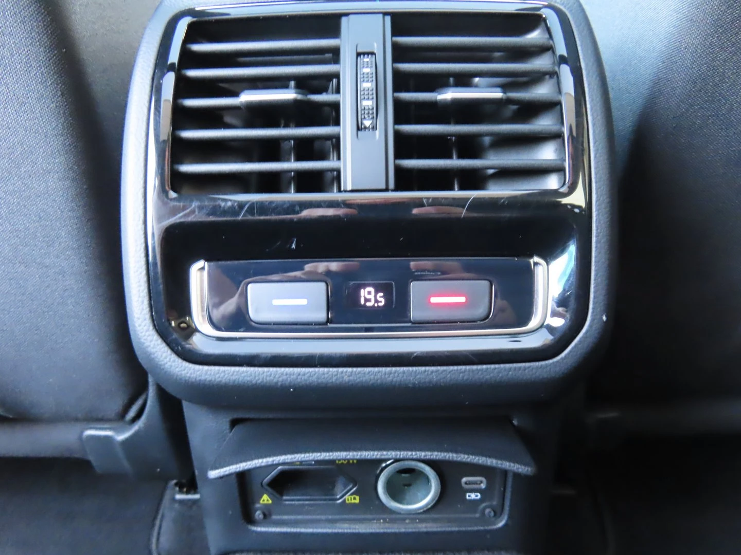 VW Passat Business 2.0 TDI SCR DSG | Mobile.bg — изображение 11