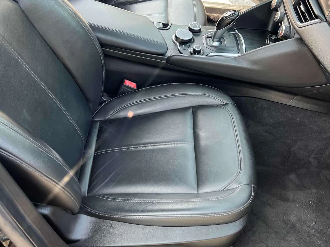 Alfa Romeo Giulia * 4dr Sdn AWD * CARFAX * ЦЕНА ДО БГ, снимка 13 - Автомобили и джипове - 53838666