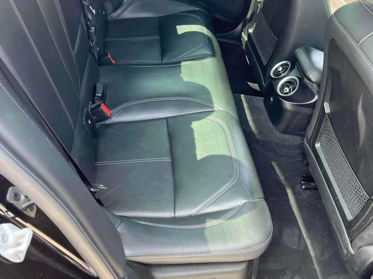 Alfa Romeo Giulia * 4dr Sdn AWD * CARFAX * ЦЕНА ДО БГ, снимка 12 - Автомобили и джипове - 53838666