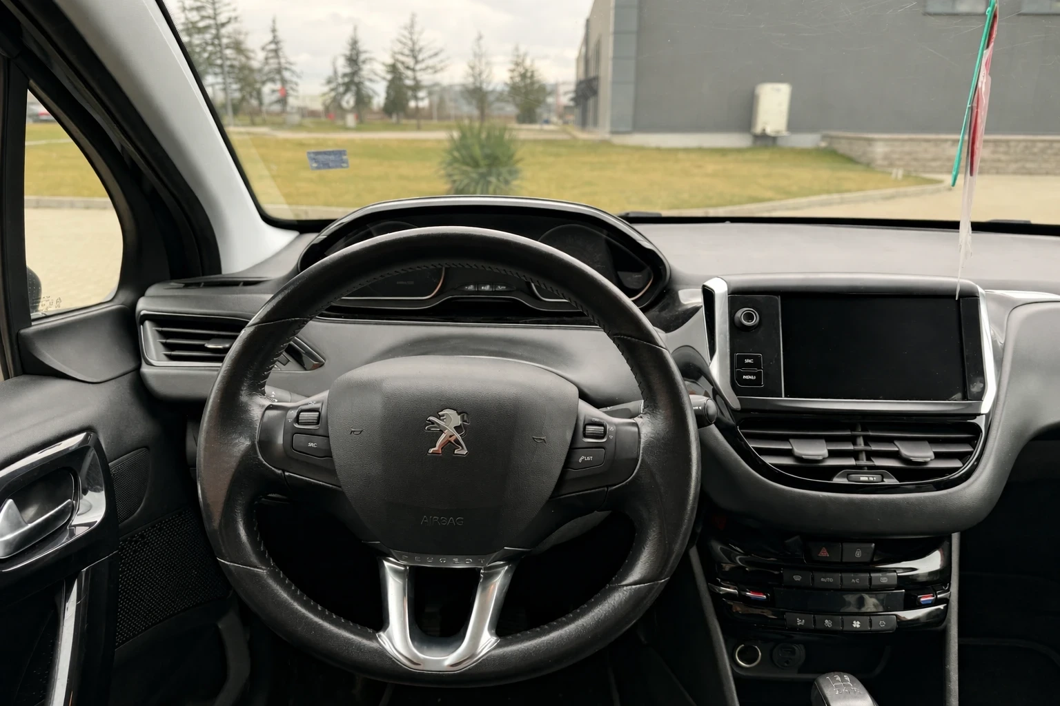 Peugeot 208 1.2 PureTech | Mobile.bg � ����������� 8
