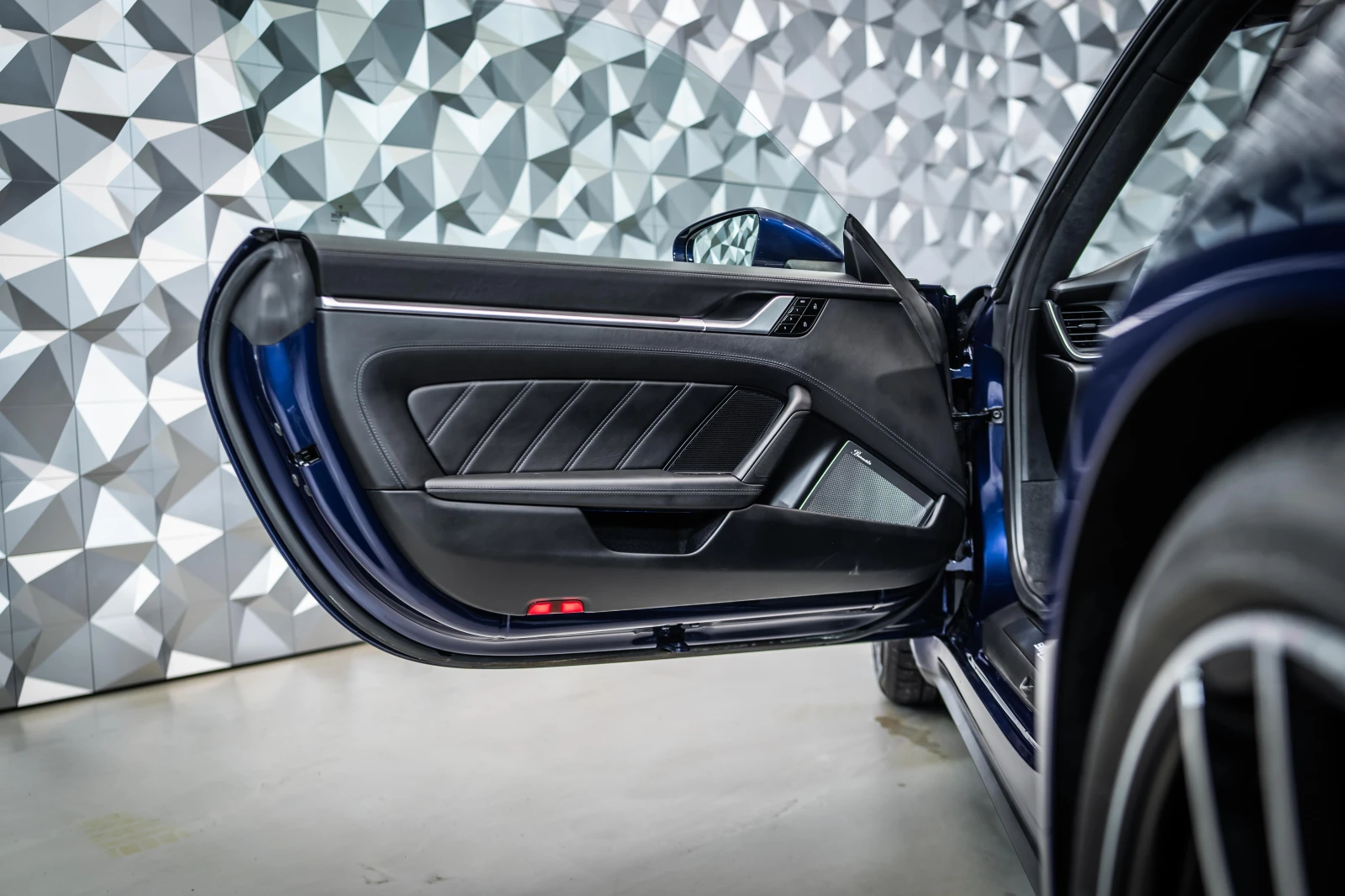 Porsche 911 992 Turbo S LIFT* Burmester* Pano, снимка 7 - Автомобили и джипове - 54067917