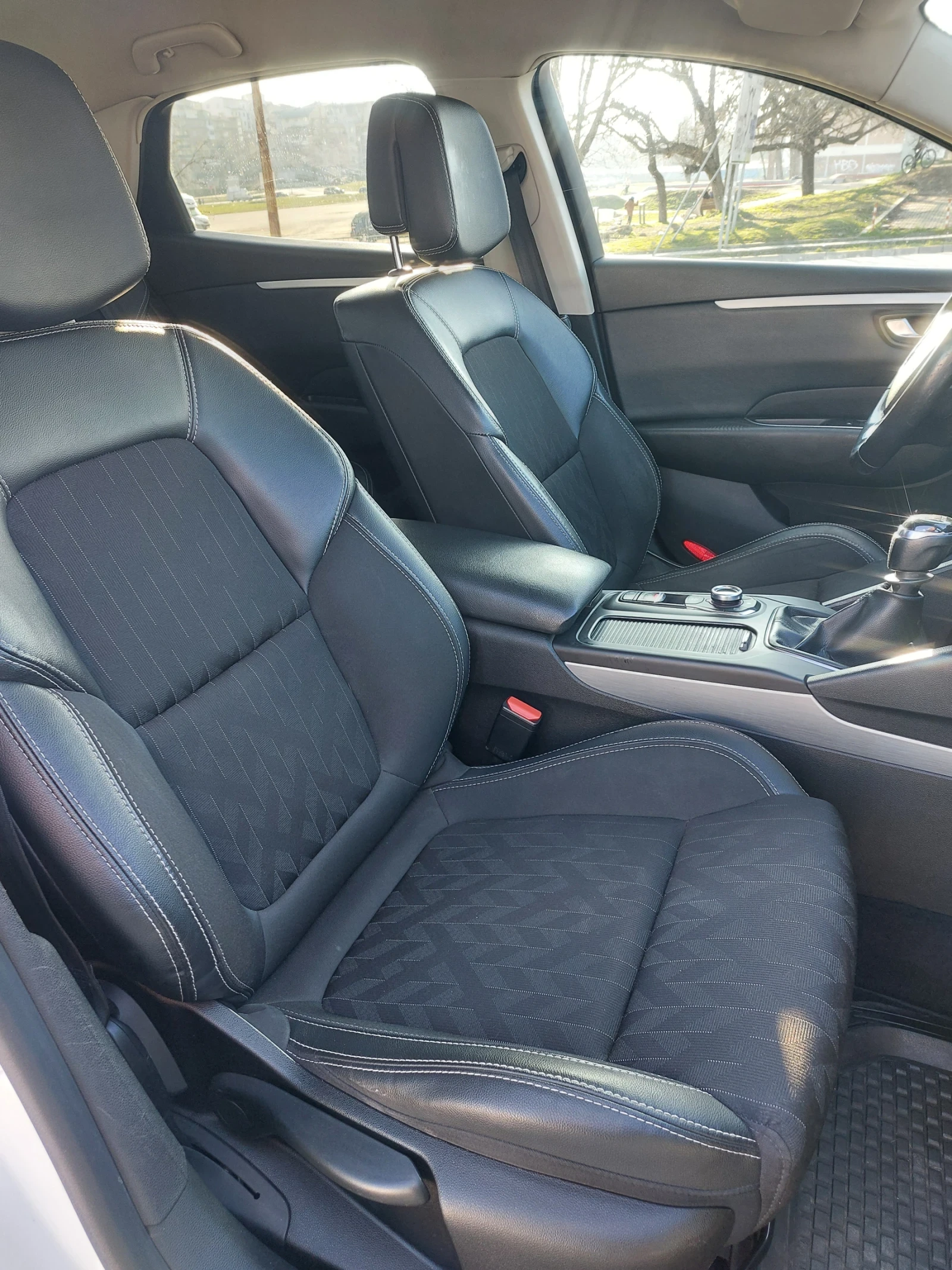 Renault Talisman 1.7 dCi 120к.с, снимка 15 - Автомобили и джипове - 54152140