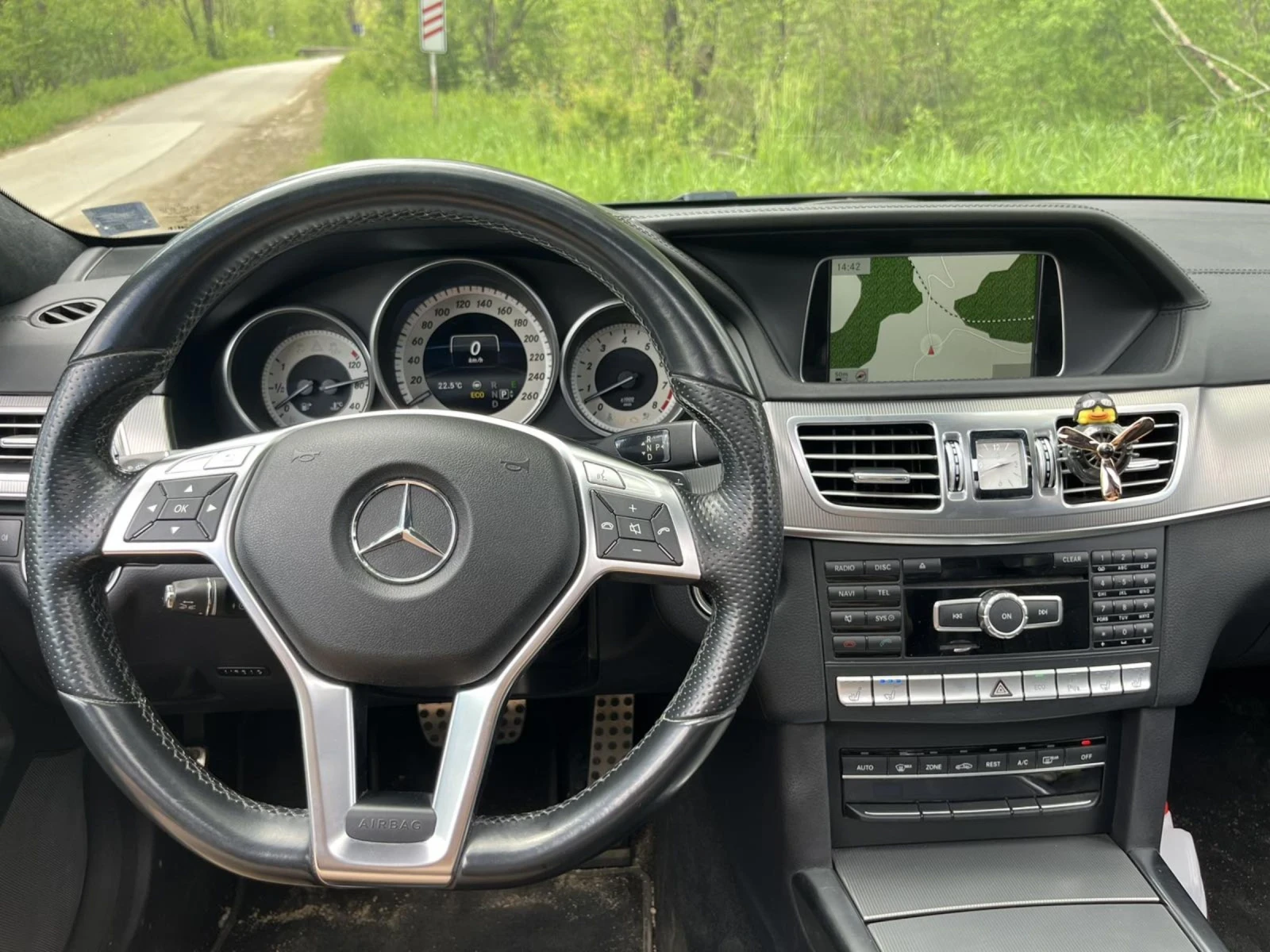 Mercedes-Benz E 500, снимка 9 - Автомобили и джипове - 54583366