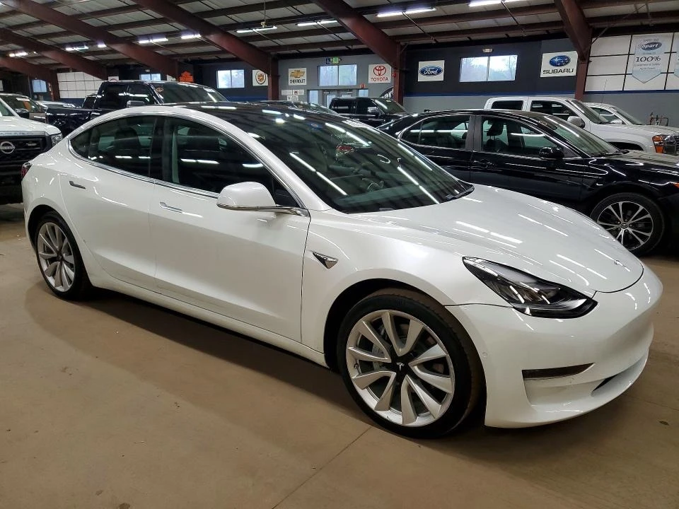 Tesla Model 3, снимка 4 - Автомобили и джипове - 54647268