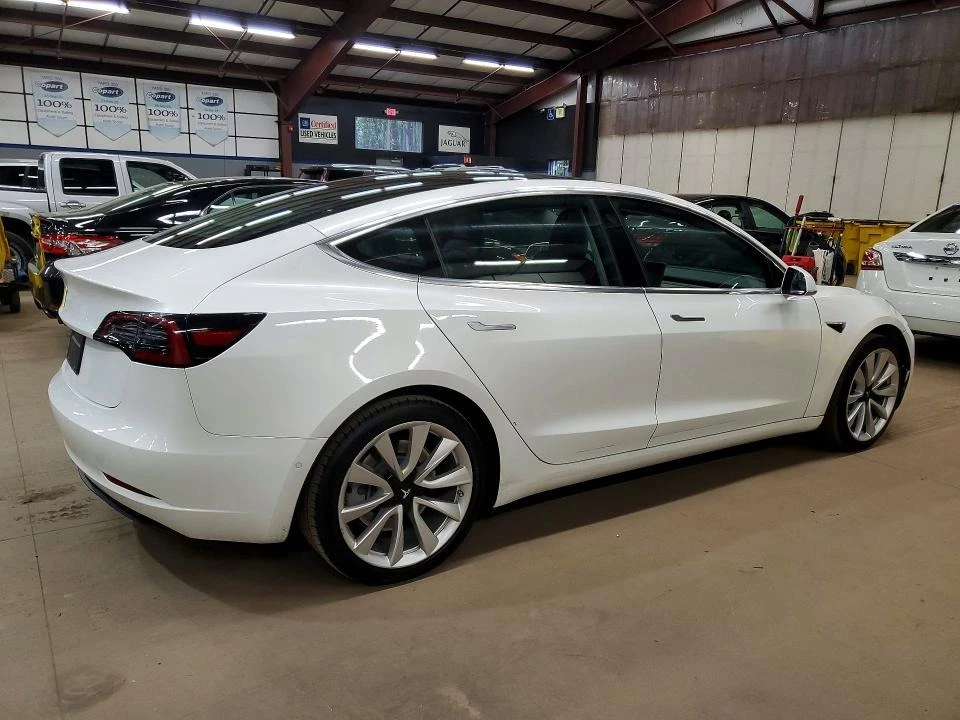 Tesla Model 3, снимка 3 - Автомобили и джипове - 54647268