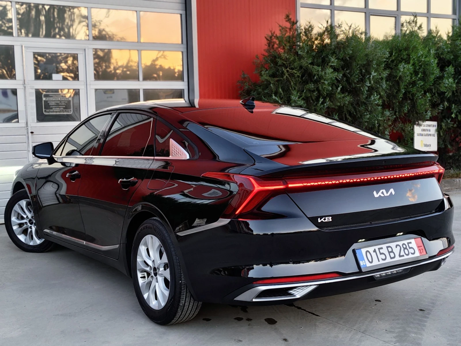 Kia K8 НАЛИЧНА/3.5LPG/TRENDY/DISTRONIC/МАСАЖИ/8 СКОРОСТИ/, снимка 3 - Автомобили и джипове - 54693828