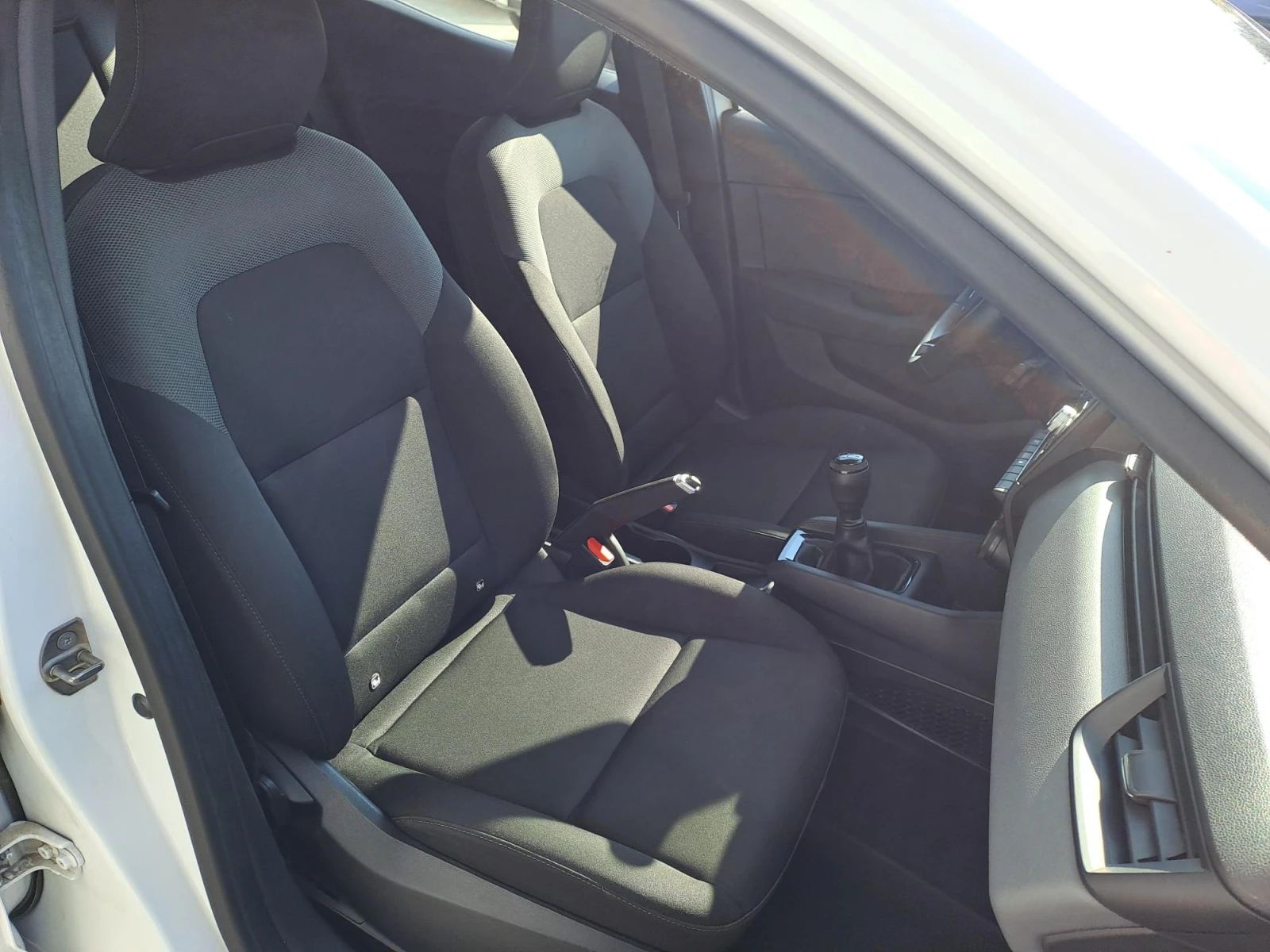 Renault Clio 1.0 Sci Authentic, снимка 17 - Автомобили и джипове - 55835779