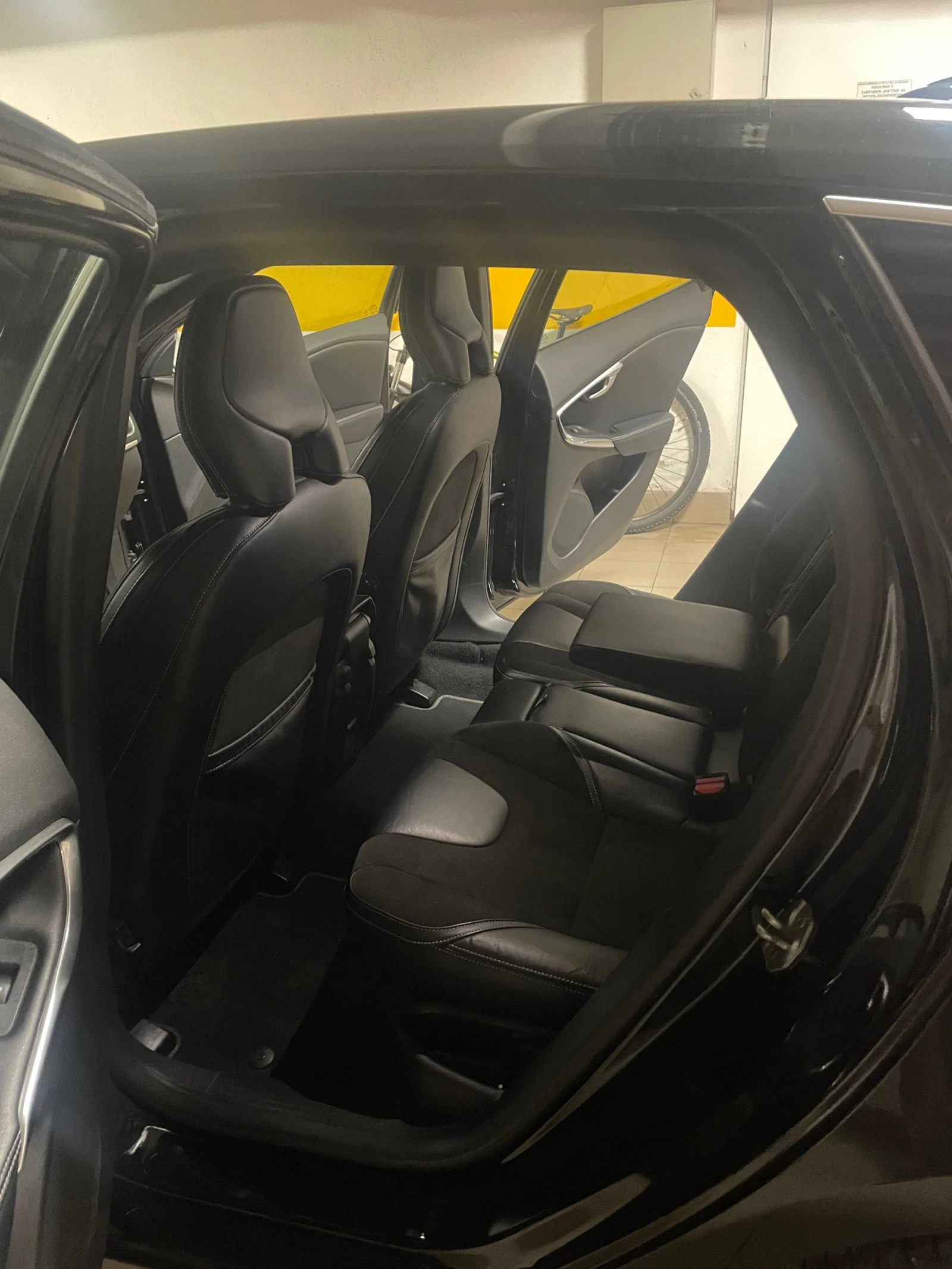 Volvo V40 Cross Country 2.0, снимка 12 - Автомобили и джипове - 55887805