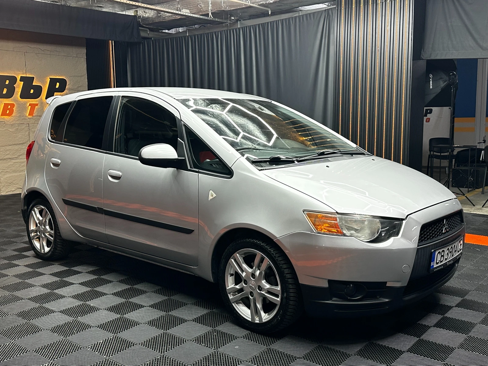 Mitsubishi Colt 1.3i 95 к.с./Автомат, снимка 4 - Автомобили и джипове - 55950541