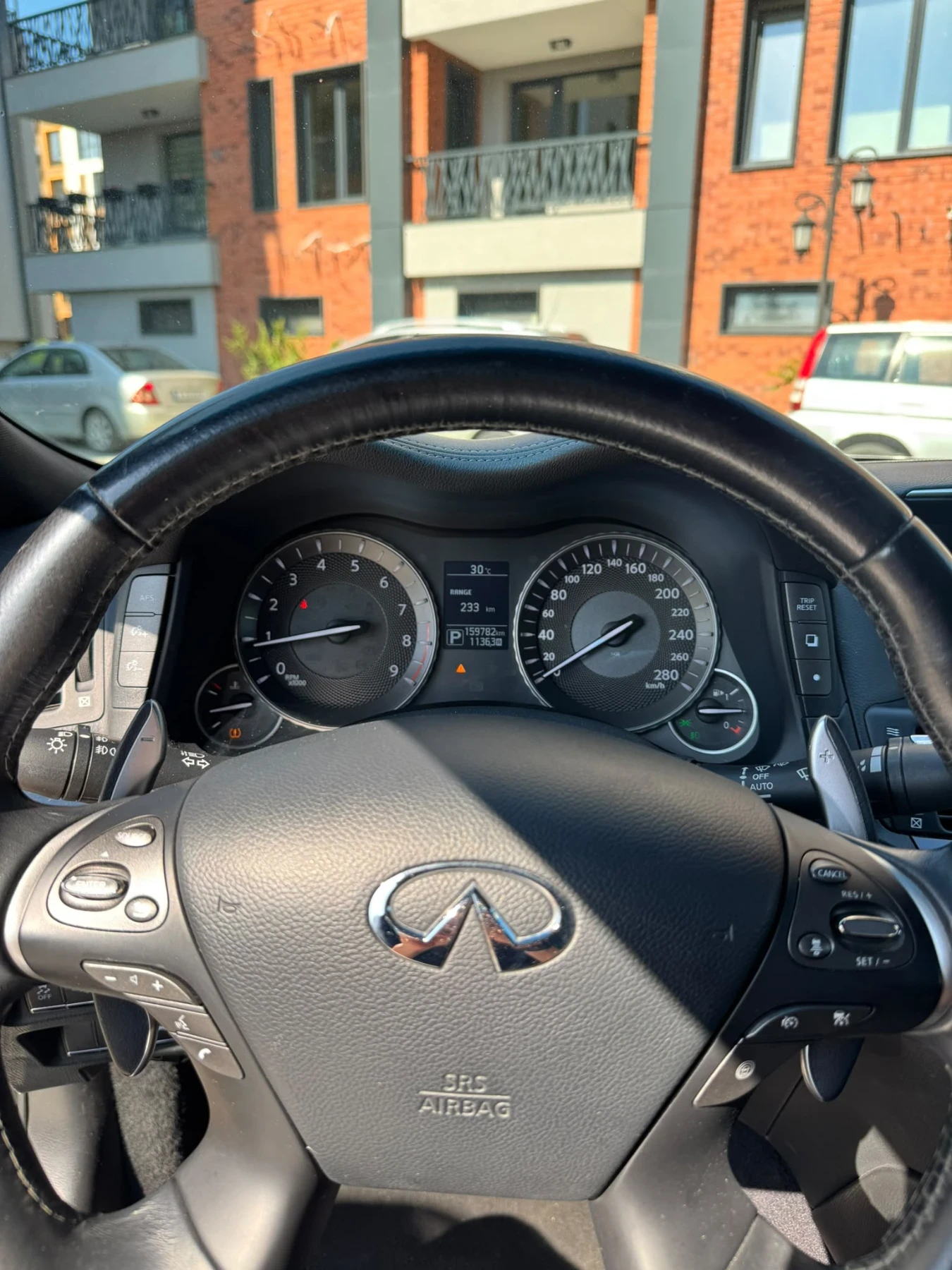 Infiniti Q70 s, снимка 8 - Автомобили и джипове - 56425823