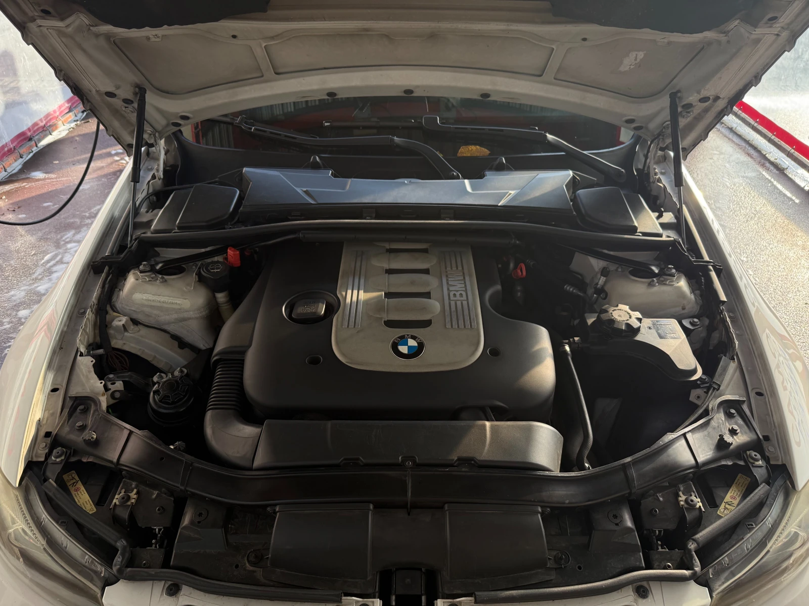 BMW 330, снимка 16 - Автомобили и джипове - 56688477