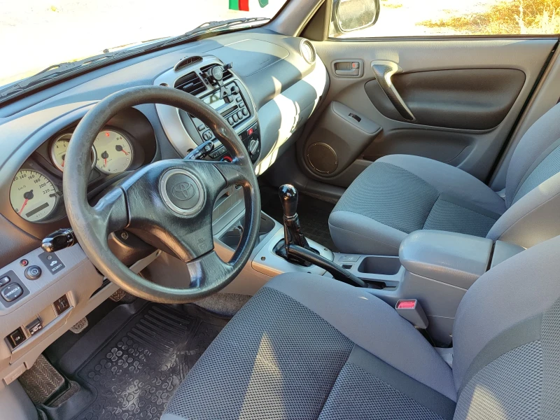 Toyota Rav4, снимка 7 - Автомобили и джипове - 47723940