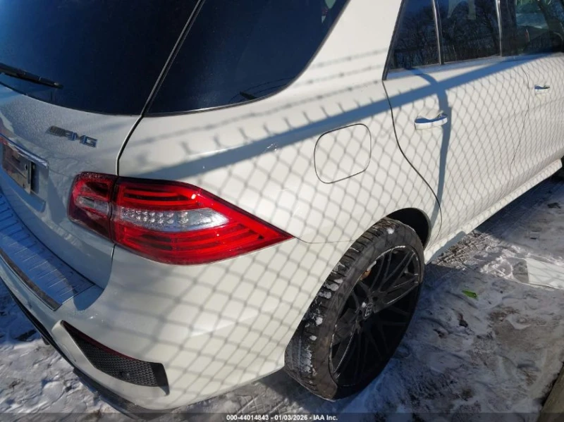 Mercedes-Benz ML 63 AMG 2013 MERCEDES-BENZ ML 63 AMG 4MATIC, снимка 9 - Автомобили и джипове - 53030859