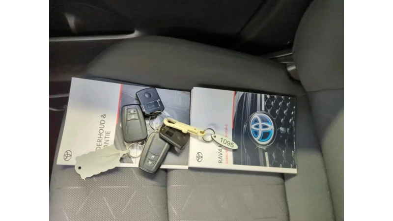 Toyota Rav4, снимка 10 - Автомобили и джипове - 53356795